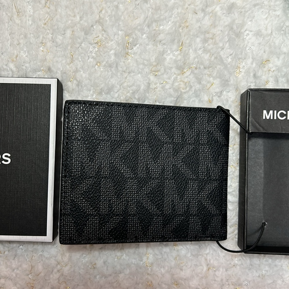 Michael Kors  men's Wallet - Picture 6 of 6